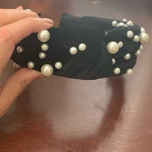 Black petal headband